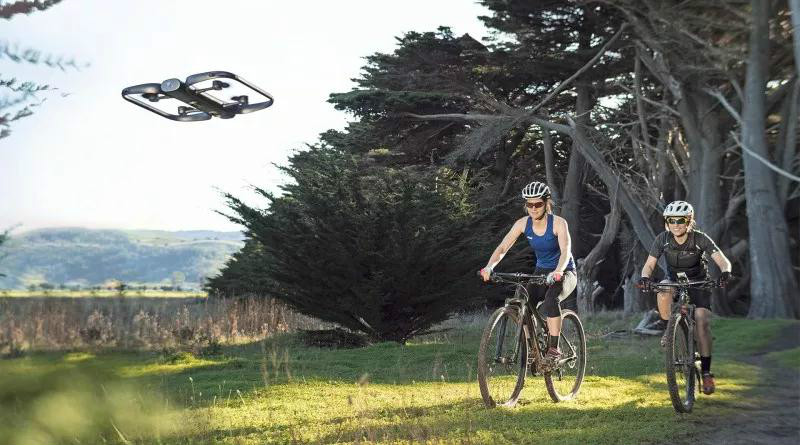 自动驾驶无人机 Skydio R1 面世，智能追踪避障没难度！